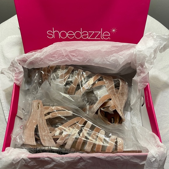 Shoe Dazzle Isabeli Blush Velvet Sz8 Flat Sandals NIB - Picture 11 of 11